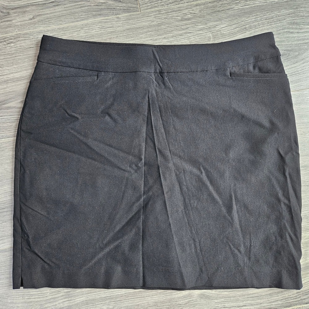 Chicos Brigitte Pull-On Skort Black Career Casual Pockets Womens Size 2